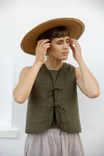 Load image into Gallery viewer, Ryan Reversible Quilted Gilet