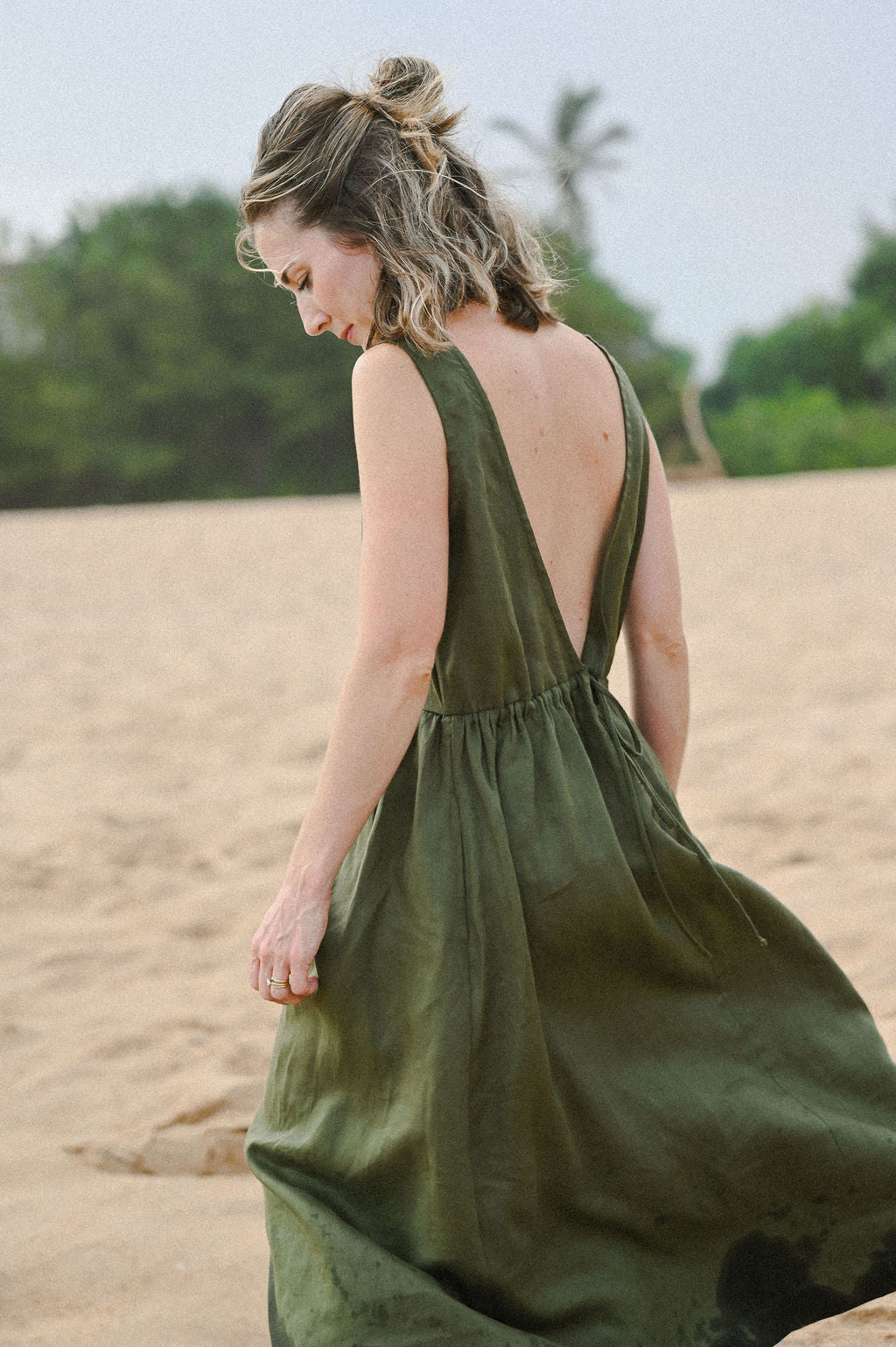 Hannah Low V-back dress - Linen