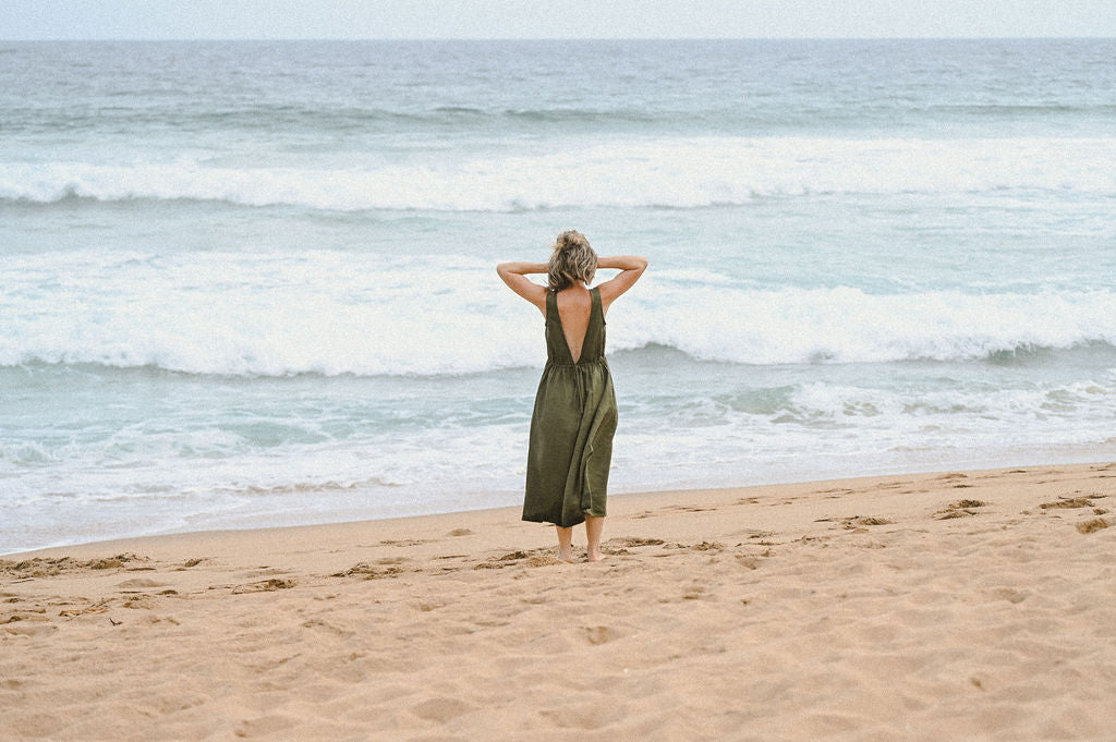 Hannah Low V-back dress - Linen